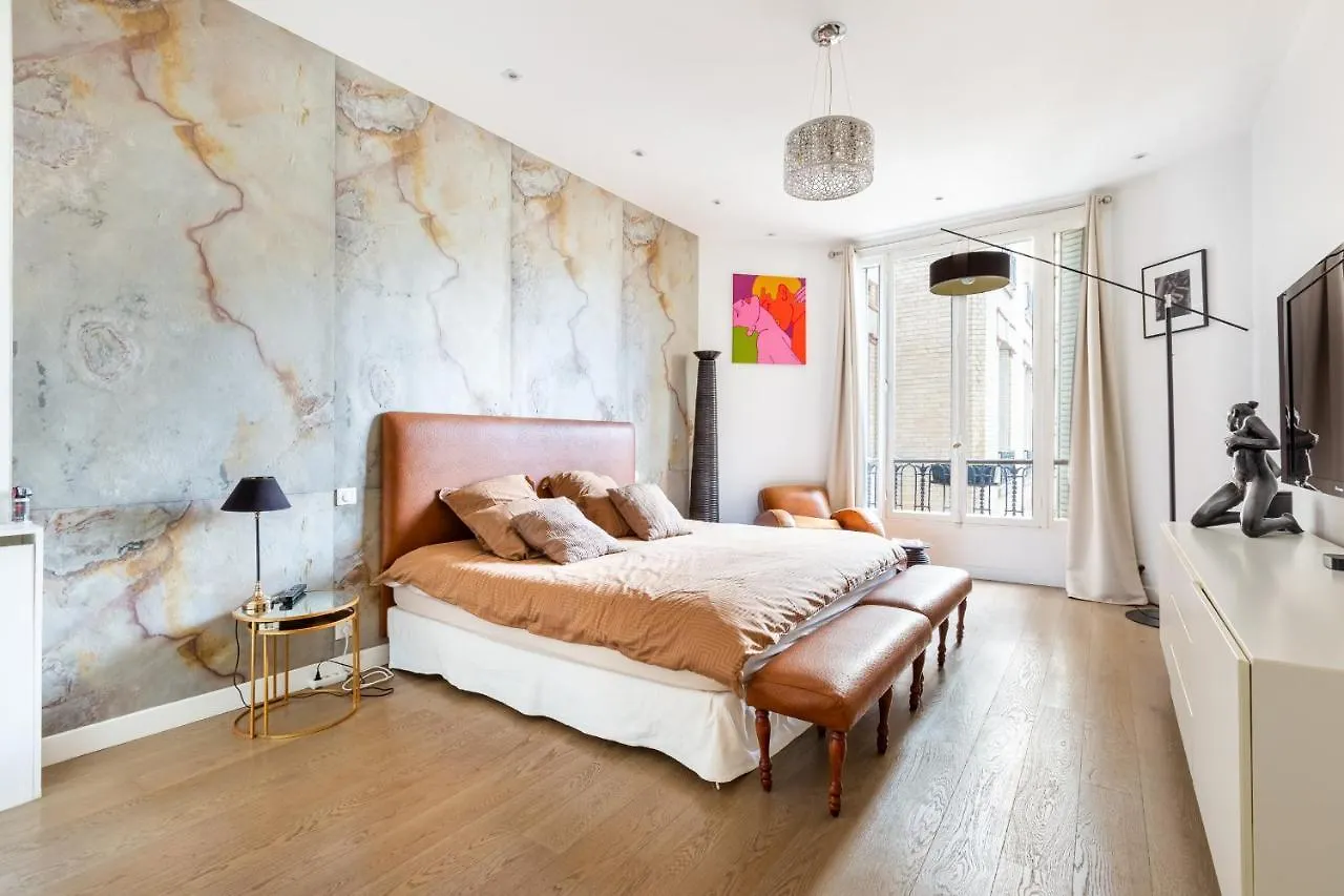 Apartment Charme Parisien Pres De L'arc De Triomphe - 183 M² *